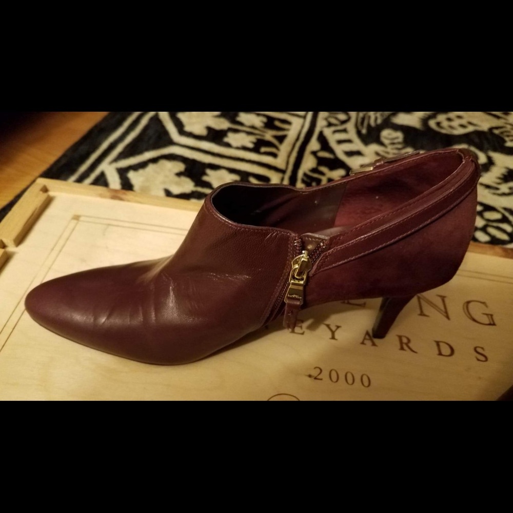 Lauren Ralph Lauren- Size 10 ankle bootie